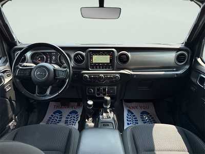 2021 Jeep Gladiator, $29990. Photo 12