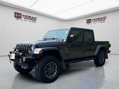2021 Jeep Gladiator, $29990. Photo 3
