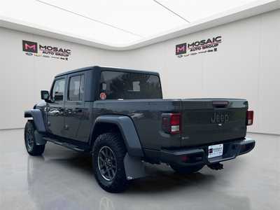 2021 Jeep Gladiator, $29990. Photo 5