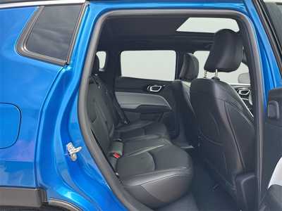 2025 Jeep Compass, $31499. Photo 11