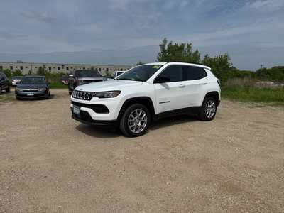 2024 Jeep Compass, $25990. Photo 3