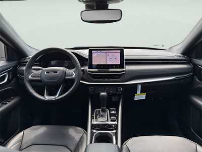 2025 Jeep Compass, $35670. Photo 12