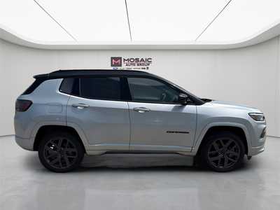 2025 Jeep Compass, $35670. Photo 8