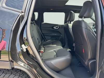 2025 Jeep Compass, $38496. Photo 11