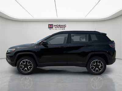 2025 Jeep Compass, $38496. Photo 4
