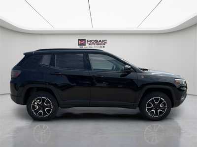 2025 Jeep Compass, $38496. Photo 8