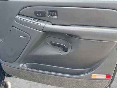 2004 Chevrolet Avalanche, $4990. Photo 9