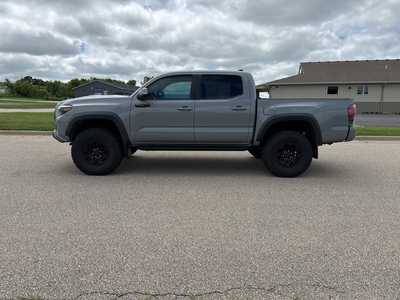 2017 Toyota Tacoma, $26990. Photo 4
