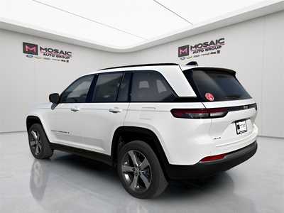 2025 Jeep Grand Cherokee, $44000. Photo 5