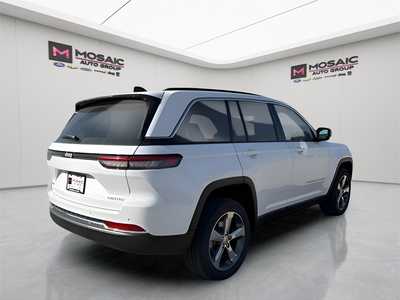 2025 Jeep Grand Cherokee, $44000. Photo 7