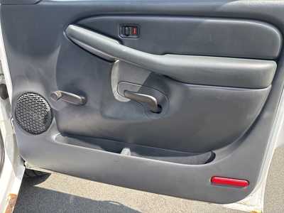 2002 Chevrolet 1500 Reg Cab, $11990. Photo 9