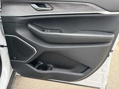 2024 Jeep Grand Cherokee, $34990. Photo 9