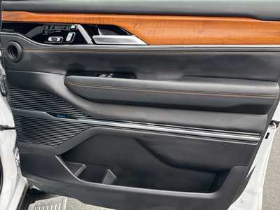 2024 Jeep Grand Wagoneer, $78990. Photo 9