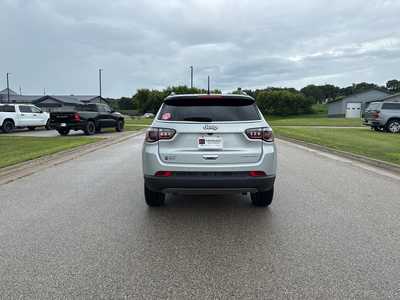 2024 Jeep Compass, $26990. Photo 6