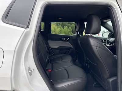 2025 Jeep Compass, $28990. Photo 11