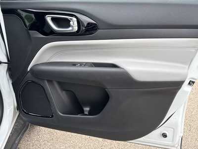 2025 Jeep Compass, $28990. Photo 9