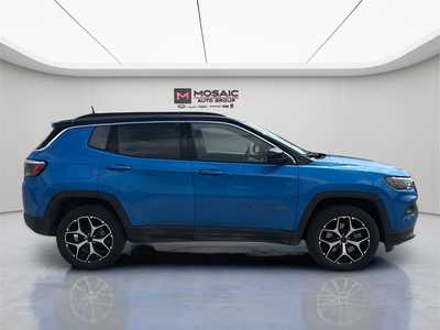 2025 Jeep Compass, $26990. Photo 8