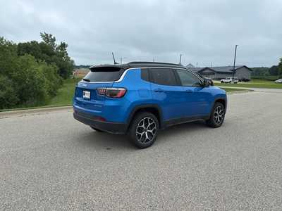 2025 Jeep Compass, $29490. Photo 7