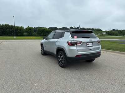 2025 Jeep Compass, $28990. Photo 5