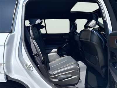2024 Jeep Grand Cherokee L, $54990. Photo 12