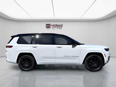 2024 Jeep Grand Cherokee L, $54990. Photo 2