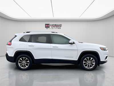 2021 Jeep Cherokee, $23990. Photo 2