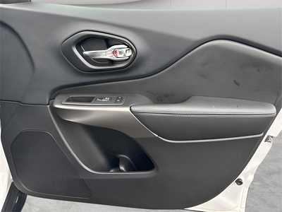 2021 Jeep Cherokee, $23990. Photo 9