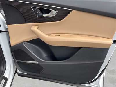 2021 Audi Q8, $40590. Photo 9