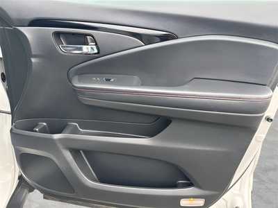2022 Honda Pilot, $39990. Photo 9
