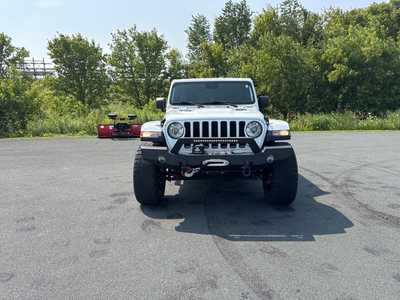 2019 Jeep Wrangler Unlimited, $33990. Photo 2