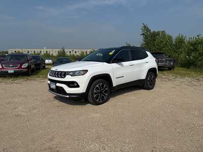 2023 Jeep Compass, $24990. Photo 3