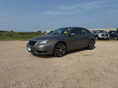 2011 Chrysler 200, $6990. Photo 3