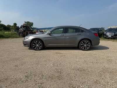 2011 Chrysler 200, $6990. Photo 4
