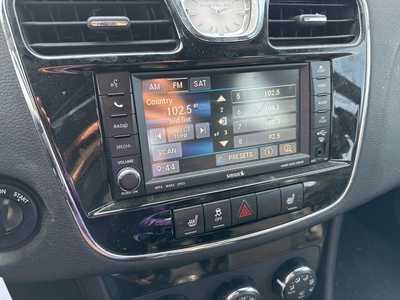 2011 Chrysler 200, $6990. Photo 6