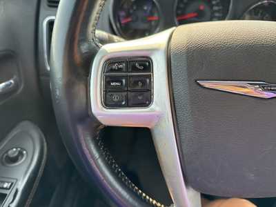 2011 Chrysler 200, $6990. Photo 8
