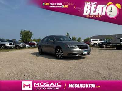 2011 Chrysler 200, $6990. Photo 1