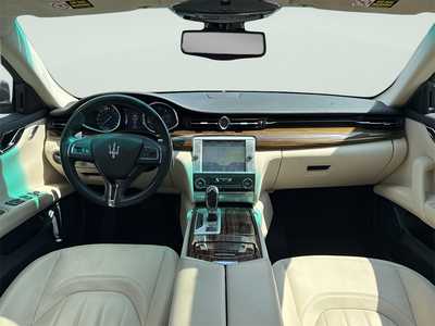 2015 Maserati Quattroporte, $21990. Photo 12