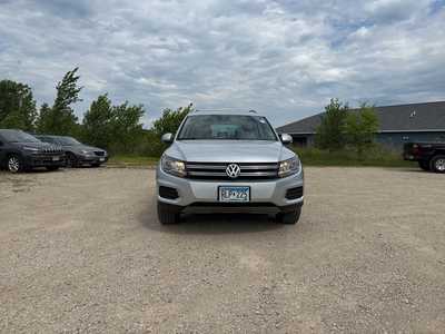 2017 Volkswagen Tiguan, $15990. Photo 2