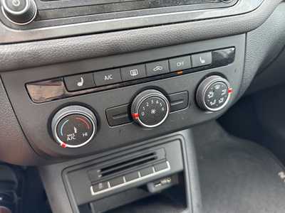 2017 Volkswagen Tiguan, $15990. Photo 8