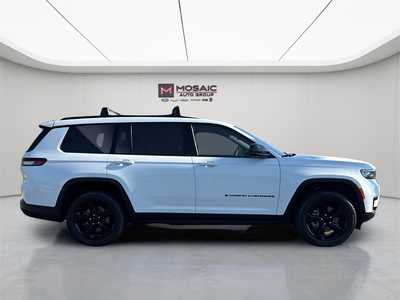 2022 Jeep Grand Cherokee L, $29990. Photo 8