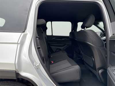 2025 Jeep Grand Cherokee, $34538. Photo 11