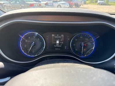 2018 Chrysler Pacifica, $17990. Photo 10