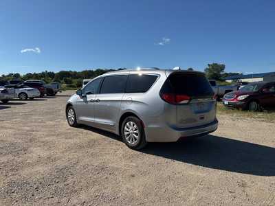 2018 Chrysler Pacifica, $17990. Photo 5