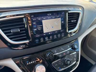 2018 Chrysler Pacifica, $17990. Photo 7