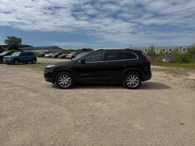 2018 Jeep Cherokee, $18990. Photo 4