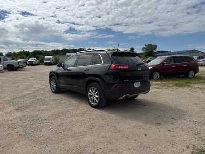 2018 Jeep Cherokee, $18990. Photo 5