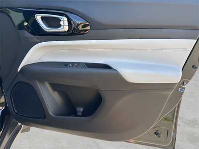 2024 Jeep Compass, $25790. Photo 9