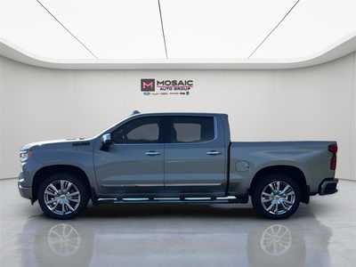 2024 Chevrolet 1500 Crew Cab, $57990. Photo 4