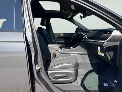 2025 Jeep Grand Cherokee L, $41651. Photo 10