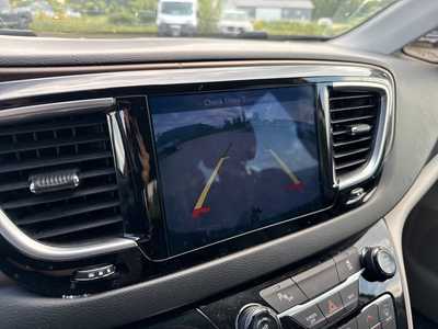 2017 Chrysler Pacifica, $16990. Photo 8